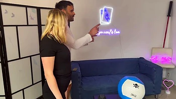 Skyla is always there! - Jacquie et Michel TV