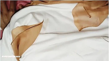 Ngentot Cewek Cantik Jilbab Muslimah Tanpa Kondom. Dia Tak Mau Lepas Hijab Saat Ngentot-evesyantika