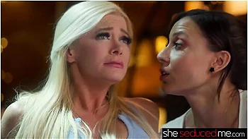 Bella Bends And Cassie Del Isla In Lesbian Massage Critic