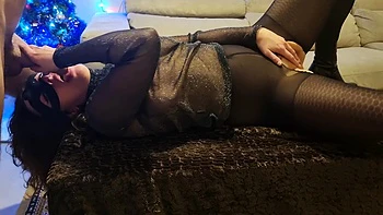 je recois mon mec dans une tenue excitante