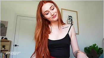 Petite Step-sis Cant Stop Taking Nude Photos - Scarlet Skies