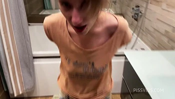 Anastasia Mistress Loves To Eat Pee And Cum