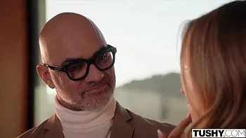 Insatiable Blonde Anna Claire Clouds Gapes Her Round Ass in Hardcore Anal Scene