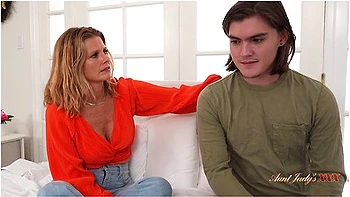 Judys Xxx - 50yo Mature Stepmom Reya Lovenlight Lets Her Stepson Pay His Debt In Cum
