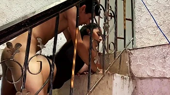 I Pay The Painter With A Good Blowjob And Fuck