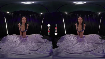 Vitoria Vontese Stretch Her Pussy Hole Extreme