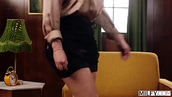 Brianna Coppage MILFY threesome