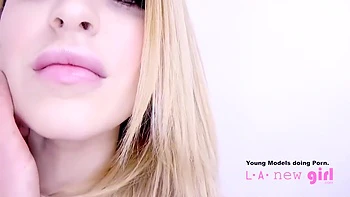 Cover-girl Queen Bees Amateur Clip