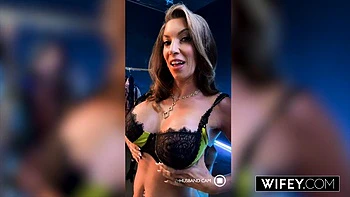 WIFEY Insatiable Hotwife LorReign Can t Stop Squirting In 6 BBC Gangbang While Hubby Films: Porn