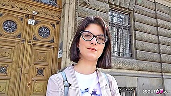 Cute College Sara Talk To 1st Anal At Street Casting