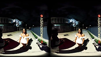 Tuktuk Ride With Two Hot Chicks In Bangkok