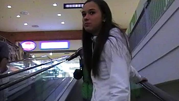 Deep amateur sucking dick