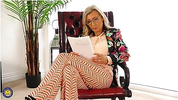 Mature Blonde Cant Focus On Reading Her Book While Horny