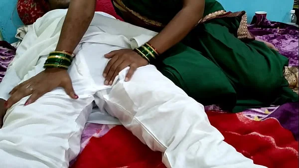 देसी ससुर ने अपने बहु को चाय पीने के बहाने बुलाया और बहु के चुत को फाड़ दिया(क्लीयर ऑडियो)