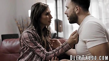 Slutty Hottie Has Deep Fuck Session With Muscular Dude - Gianna Dior