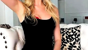 Petite small tit babe with perfect pussy masturbates