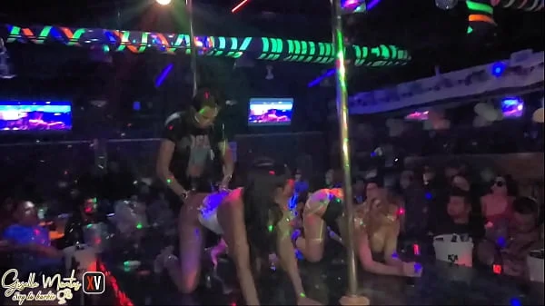 show extremo en mexicali con mis novias y hicimos squirte al final