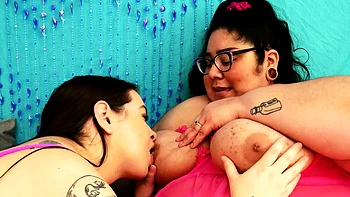 Creamy with Crystal Blue and Sydney Screams