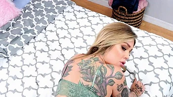 curvy Kali Roses getting poked and facialized by her