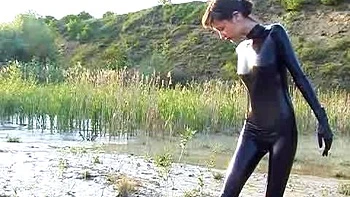 Amateur super hot brunette masturbating 3 mp4