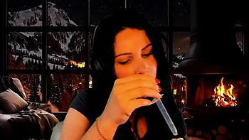 Brunette Solo Webcam Masturbation