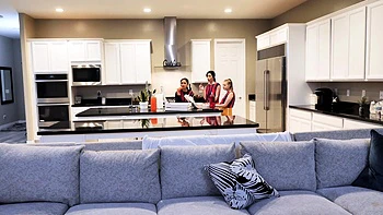 Streaming big cock close ups