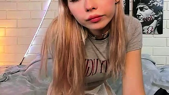 Amateur Teen with Huge Dildo Masturbating on Webcam