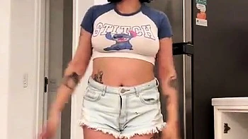 Hot brunette from squirt masturbating on webcam