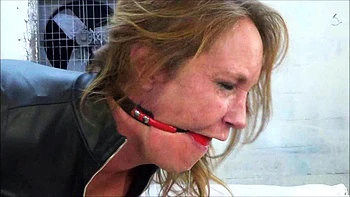 Amateur fetish big booty bitch riding with her bum