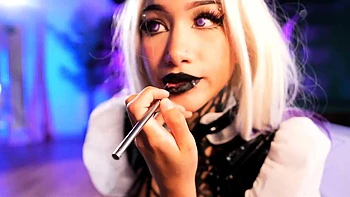 Babe With Big Boobs Masturbates