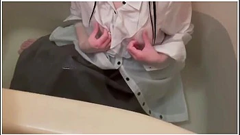 乳首オtニー着衣水濡れフェチか乳首たけていけるようになりたくてひたすら弄ってる動画