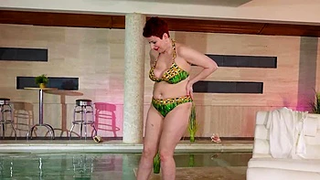 Busty MILF Lisa Pinelli In An Intimate Solo Scene