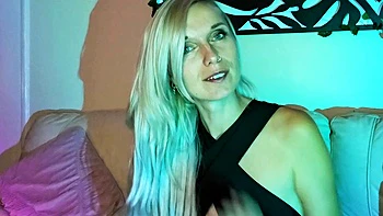 Chubby milf strip show her big boobs webcam