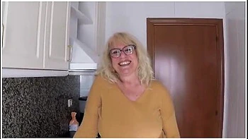 La Mature Fina And Her Huge Tits Are A Gift!