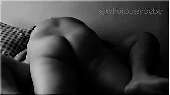 Lady Love In Mall Promo Diser At Sales Lady Co-worker Love Affair