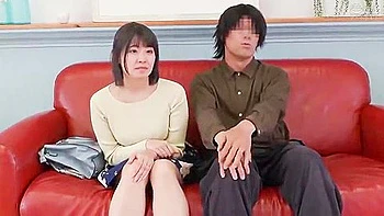 She takes on the quiz, her body is touched, a vibrator is applied to her, she is penetrated, and she is creampied.