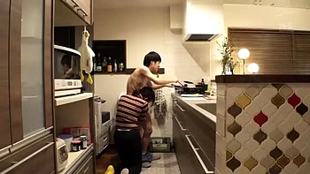 07276,A woman who screams in agony