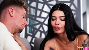 Good cowgirl pose fuck with a long-legged brunette Luna Bunny