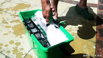 Astonishing busty brunette Scarlett Starr rammed by long wiener