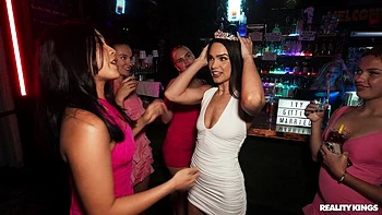 Emerald Loves and Ivy Ireland both love hardcore anal penetration