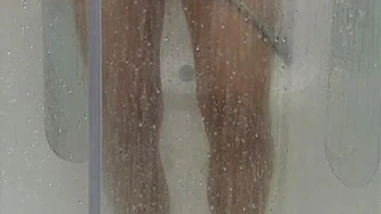 Glamorous blonde Kitty Sixx swallows fresh sperm after oral sex