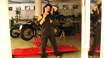 Femme fatale Domi's kink scene