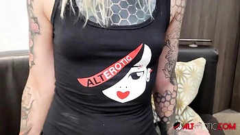 Enticing Nayomi Sharp's tattoo porn