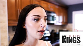 Flashy Scarlett Rosewood - hd dirt - Filthy Kings