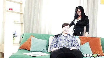 Watch bouncy Inna White's dirt