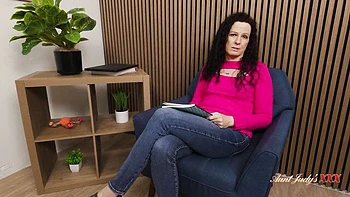 Sweet Beth Mckenna at mature hairy pussy dirt