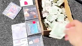 Fiery Chloe's chick dirt