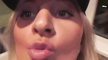 Lady-love's big tits xxx