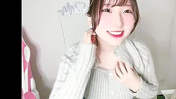 Erotic live chat with cute beautiful girl