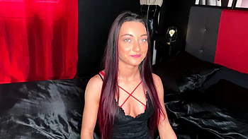 Angela discovers sapphic pleasures with an expert! - Jacquie et Michel TV